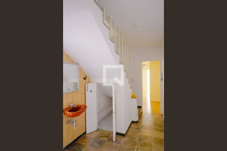 Casa à venda com 280m², 5 quartos e 2 vagasLavabo / Corredor Cozinha