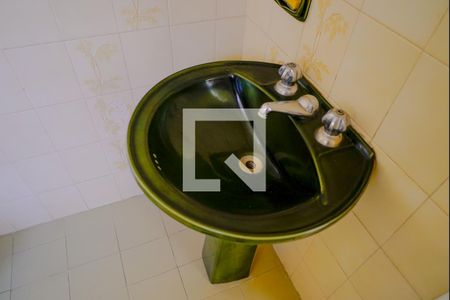 Casa à venda com 280m², 5 quartos e 2 vagasBanheiro 1