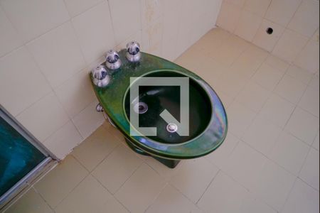 Casa à venda com 280m², 5 quartos e 2 vagasBanheiro 1