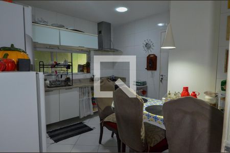 Casa à venda com 188m², 4 quartos e 4 vagasCozinha