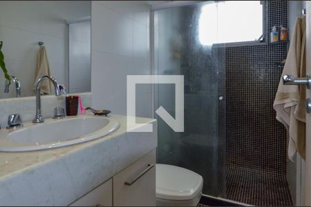 Casa à venda com 188m², 4 quartos e 4 vagasBanheiro Social