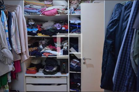 Casa à venda com 188m², 4 quartos e 4 vagasSuite - Closet