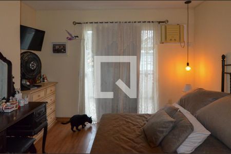 Casa à venda com 188m², 4 quartos e 4 vagasSuite