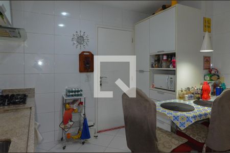 Casa à venda com 188m², 4 quartos e 4 vagasCozinha