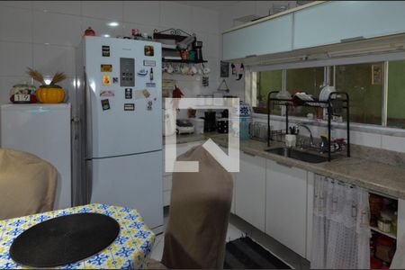 Casa à venda com 188m², 4 quartos e 4 vagasCozinha