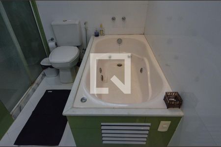 Casa à venda com 188m², 4 quartos e 4 vagasBanheiro da Suíte 