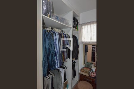 Casa à venda com 188m², 4 quartos e 4 vagasSuite - Closet