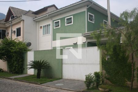 Casa à venda com 188m², 4 quartos e 4 vagasFachada