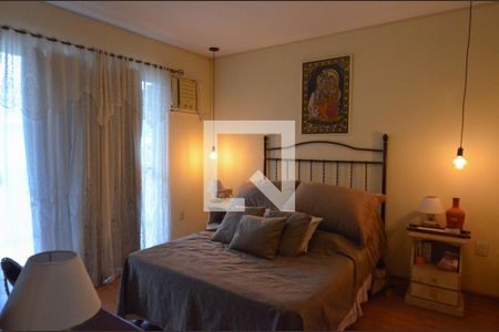 Casa à venda com 188m², 4 quartos e 4 vagasSuite