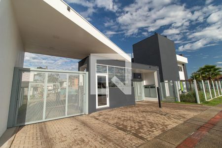 Casa de condomínio à venda com 200m², 3 quartos e 2 vagas Casa de condomínio à venda com 200m², 3 quartos e 2 vagasFachada