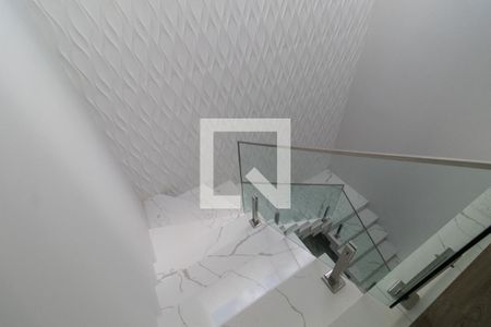 Casa de condomínio à venda com 200m², 3 quartos e 2 vagas Casa de condomínio à venda com 200m², 3 quartos e 2 vagasEscada