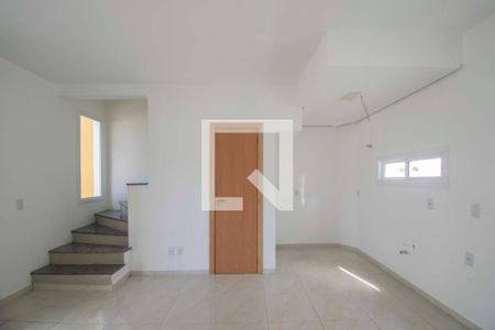 Casa de condomínio para alugar com 69m², 2 quartos e 2 vagasSala/cozinha