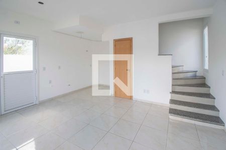 Sala/cozinha de casa de condomínio à venda com 2 quartos, 69m² em Olaria, Canoas