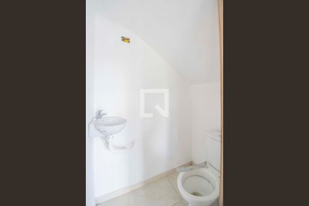Lavabo de casa de condomínio à venda com 2 quartos, 69m² em Olaria, Canoas
