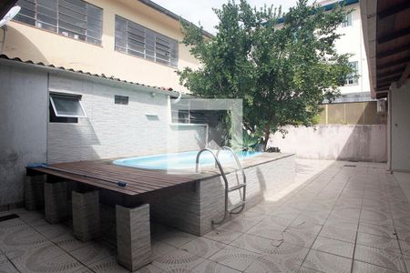 Casa à venda com 100m², 3 quartos e 4 vagasPátio