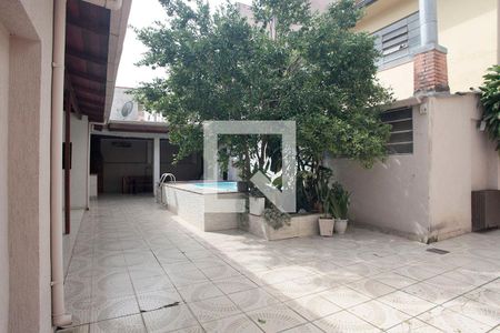 Casa à venda com 100m², 3 quartos e 4 vagasPátio