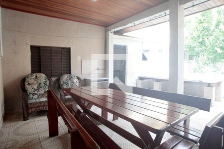 Casa à venda com 100m², 3 quartos e 4 vagasVaranda com Churrasqueira