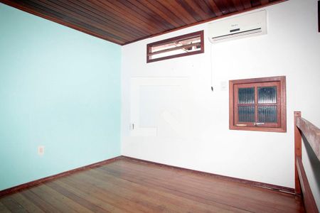 Casa à venda com 100m², 3 quartos e 4 vagasQuarto 3 com Mezanino
