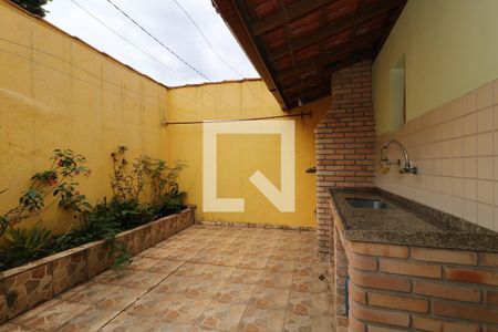 Quintal de casa à venda com 3 quartos, 195m² em Parque Marajoara, Santo André