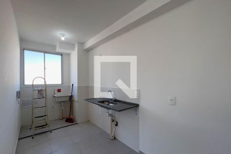 Apartamento para alugar com 37m², 2 quartos e sem vaga Apartamento para alugar com 37m², 2 quartos e sem vagaCozinha e área de serviço