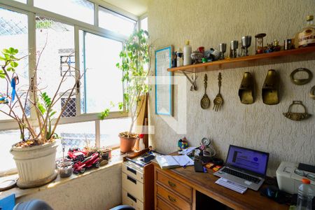 Apartamento à venda com 200m², 4 quartos e 2 vagasEscritório