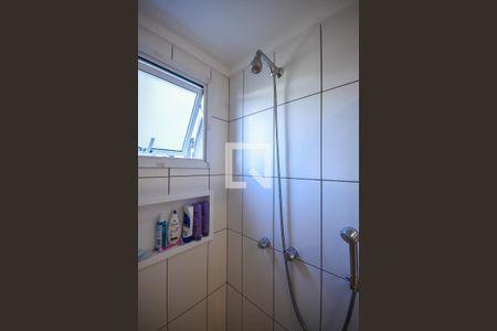 Apartamento à venda com 120m², 3 quartos e 2 vagas Apartamento à venda com 120m², 3 quartos e 2 vagasChuveiro do banheiro da suíte 1