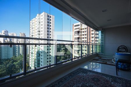 Apartamento à venda com 120m², 3 quartos e 2 vagas Apartamento à venda com 120m², 3 quartos e 2 vagasVaranda