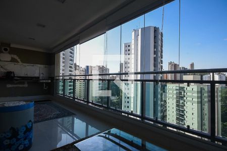 Apartamento à venda com 120m², 3 quartos e 2 vagas Apartamento à venda com 120m², 3 quartos e 2 vagasVaranda