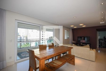 Apartamento à venda com 120m², 3 quartos e 2 vagas Apartamento à venda com 120m², 3 quartos e 2 vagasSala