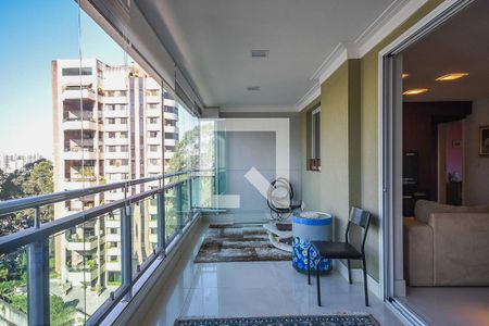 Apartamento à venda com 120m², 3 quartos e 2 vagas Apartamento à venda com 120m², 3 quartos e 2 vagasVaranda