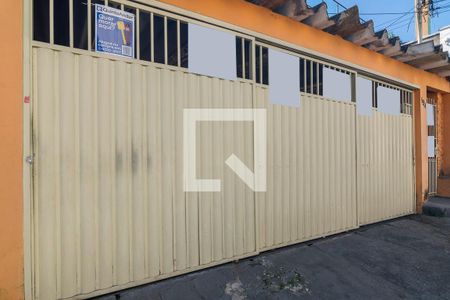 Casa à venda com 154m², 2 quartos e 3 vagas Casa à venda com 154m², 2 quartos e 3 vagasFachada