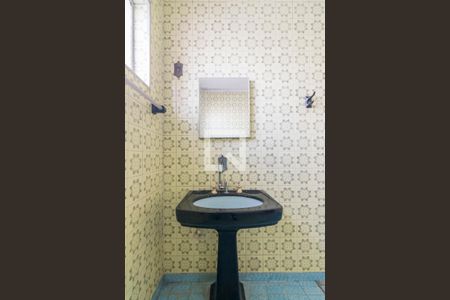 Casa à venda com 154m², 2 quartos e 3 vagas Casa à venda com 154m², 2 quartos e 3 vagasBanheiro