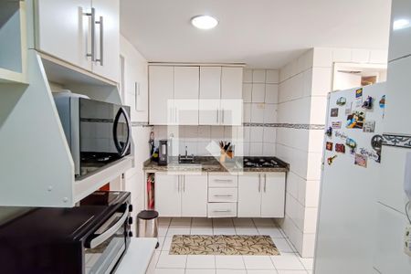 Apartamento à venda com 90m², 2 quartos e 1 vaga Apartamento à venda com 90m², 2 quartos e 1 vagaCozinha