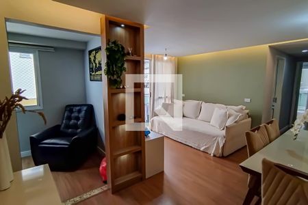 Apartamento à venda com 90m², 2 quartos e 1 vaga Apartamento à venda com 90m², 2 quartos e 1 vagaSala