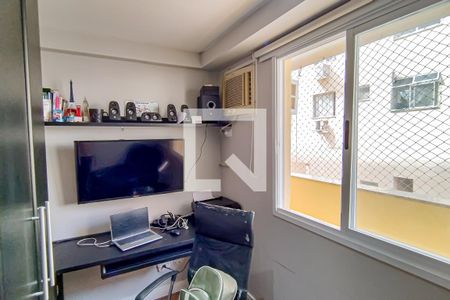 Apartamento à venda com 90m², 2 quartos e 1 vaga Apartamento à venda com 90m², 2 quartos e 1 vagaEscritório