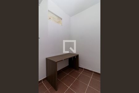 Quarto 2 de casa para alugar com 2 quartos, 75m² em Vila Cordeiro, São Paulo