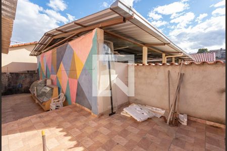 Casa para alugar com 360m², 3 quartos e 5 vagas Casa para alugar com 360m², 3 quartos e 5 vagasEntrada - Casa 2