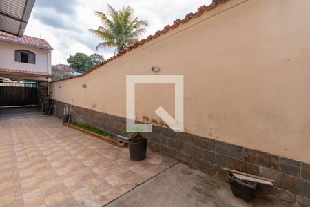 Casa para alugar com 360m², 3 quartos e 5 vagas Casa para alugar com 360m², 3 quartos e 5 vagasEntrada - Casa 1
