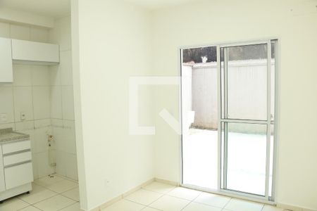 Sala/cozinha de apartamento para alugar com 2 quartos, 100m² em Ouro Verde, Nova Iguaçu