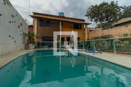 Casa à venda com 295m², 3 quartos e 4 vagasPiscina