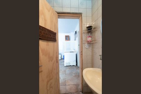 Casa à venda com 295m², 3 quartos e 4 vagasBanheiro Corredor