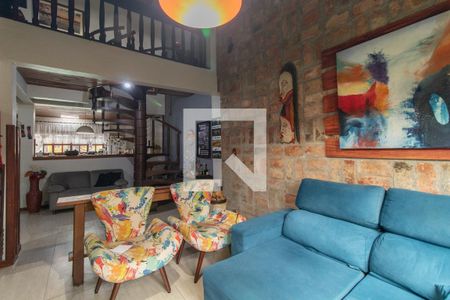Sala de casa à venda com 3 quartos, 295m² em Coronel Aparicio Borges, Porto Alegre
