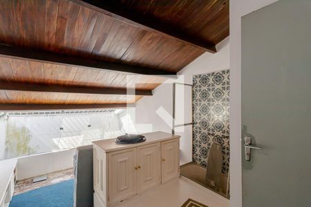 Casa à venda com 250m², 3 quartos e 2 vagasSuíte