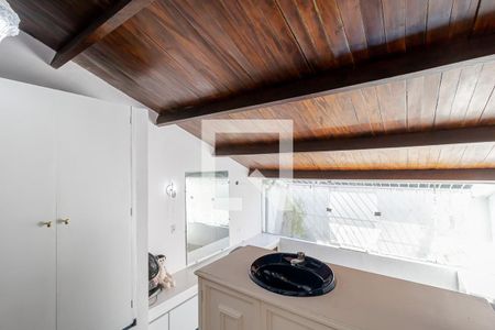 Casa à venda com 250m², 3 quartos e 2 vagasSuíte