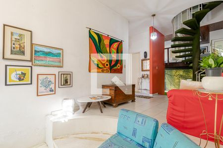 Sala de casa à venda com 3 quartos, 250m² em Bosque da Saúde, São Paulo
