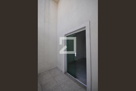 Casa à venda com 352m², 3 quartos e 5 vagasSacada da sala