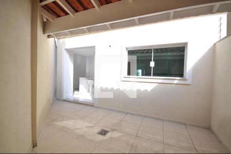 Casa à venda com 352m², 3 quartos e 5 vagasQuintal