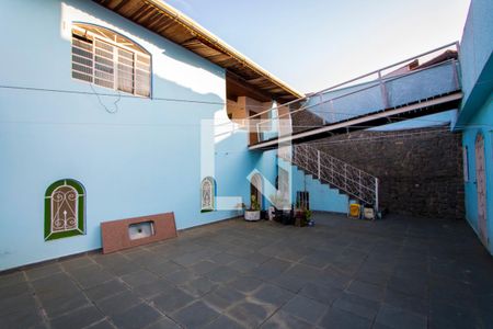 Casa à venda com 256m², 3 quartos e 2 vagasQuintal