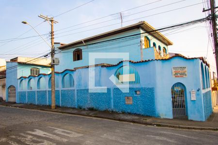Casa à venda com 256m², 3 quartos e 2 vagasFachada