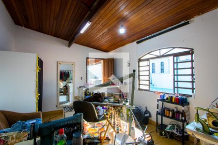 Casa à venda com 256m², 3 quartos e 2 vagasQuarto de serviço